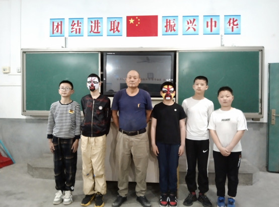 A1 三陽鎮(zhèn)疊羅漢非遺傳承走進(jìn)三陽學(xué)校座談會(huì)780.png